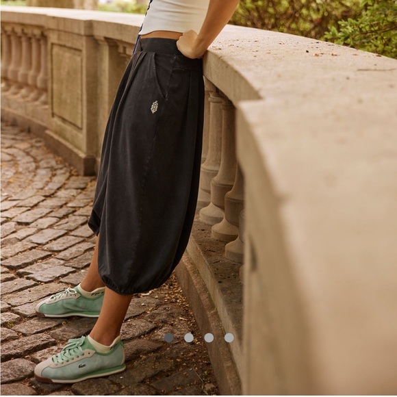 FP Movement by Free People Pants - FP MOVEMENT by Free People, Hot Shot Sashay Pants, Black Color, Size Medium, EUC